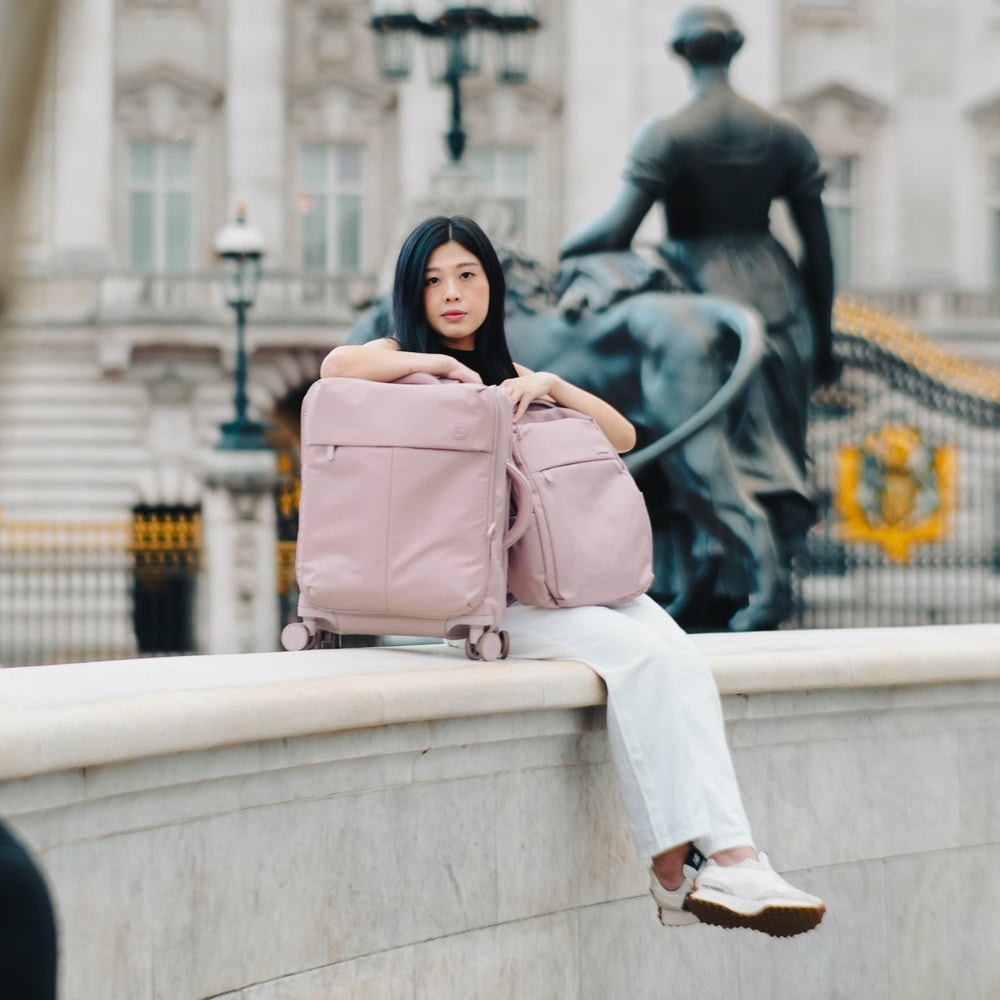 Maleta de viaje + Mochila Dott Cool Capital Combo Equipaje Carry On Cabina Rosa — imagen 9