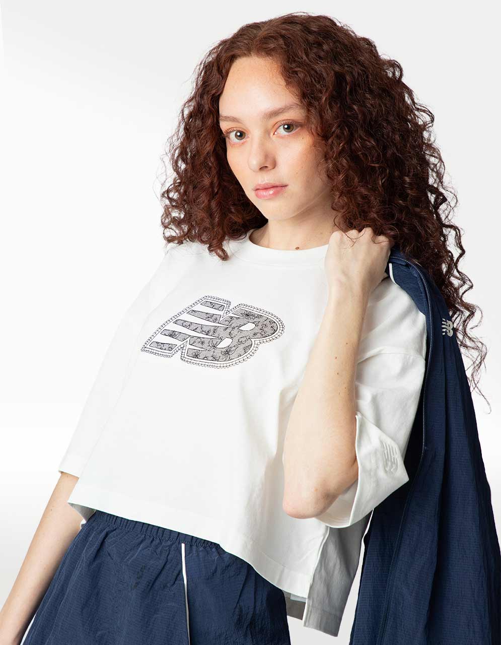 Playera New Balance Lace Blanco - Mujer — imagen 5