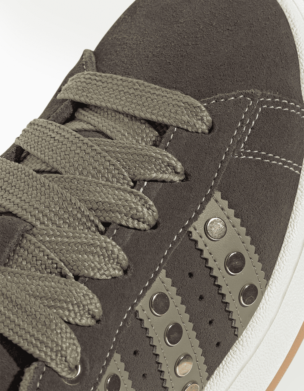 Tenis Adidas Campus 00s Negro Dorado - Mujer — imagen 4