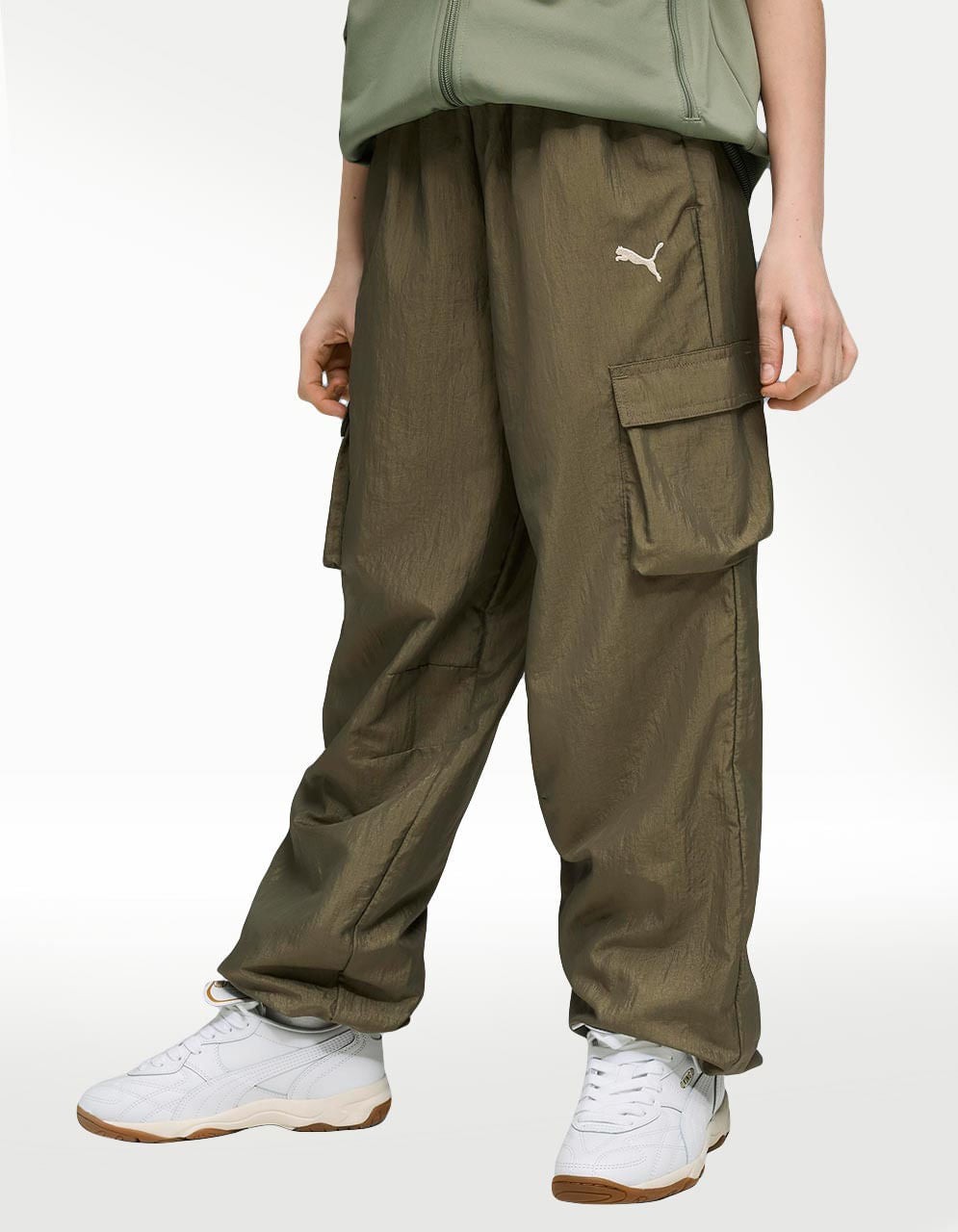 Pantalón Puma Bowtique Woven Verde - Niño — imagen 2