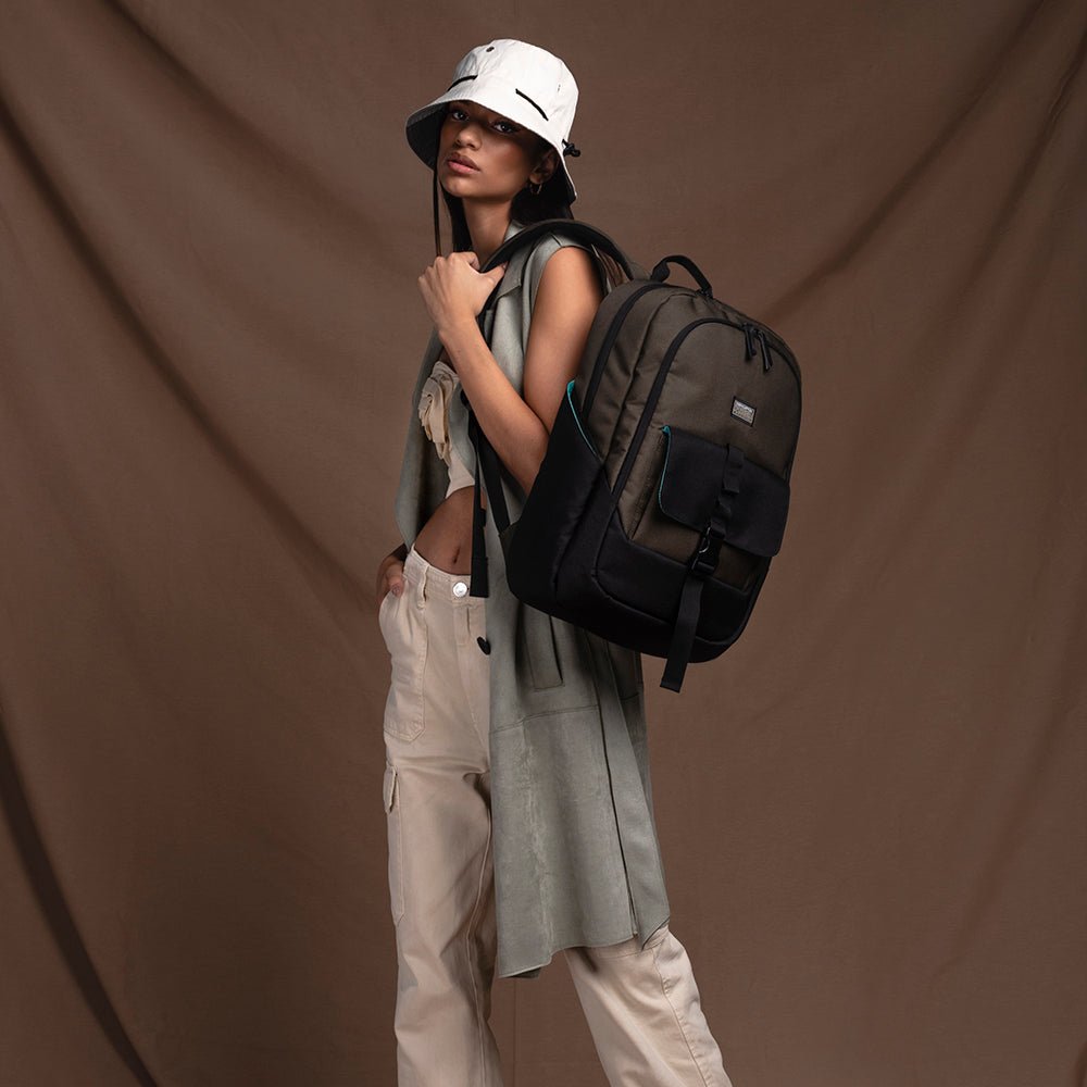 Combo Ecológico: Mochila materiales Reciclados + Audífono Inalámbrico In-ear Energy Sistem Eco — imagen 5