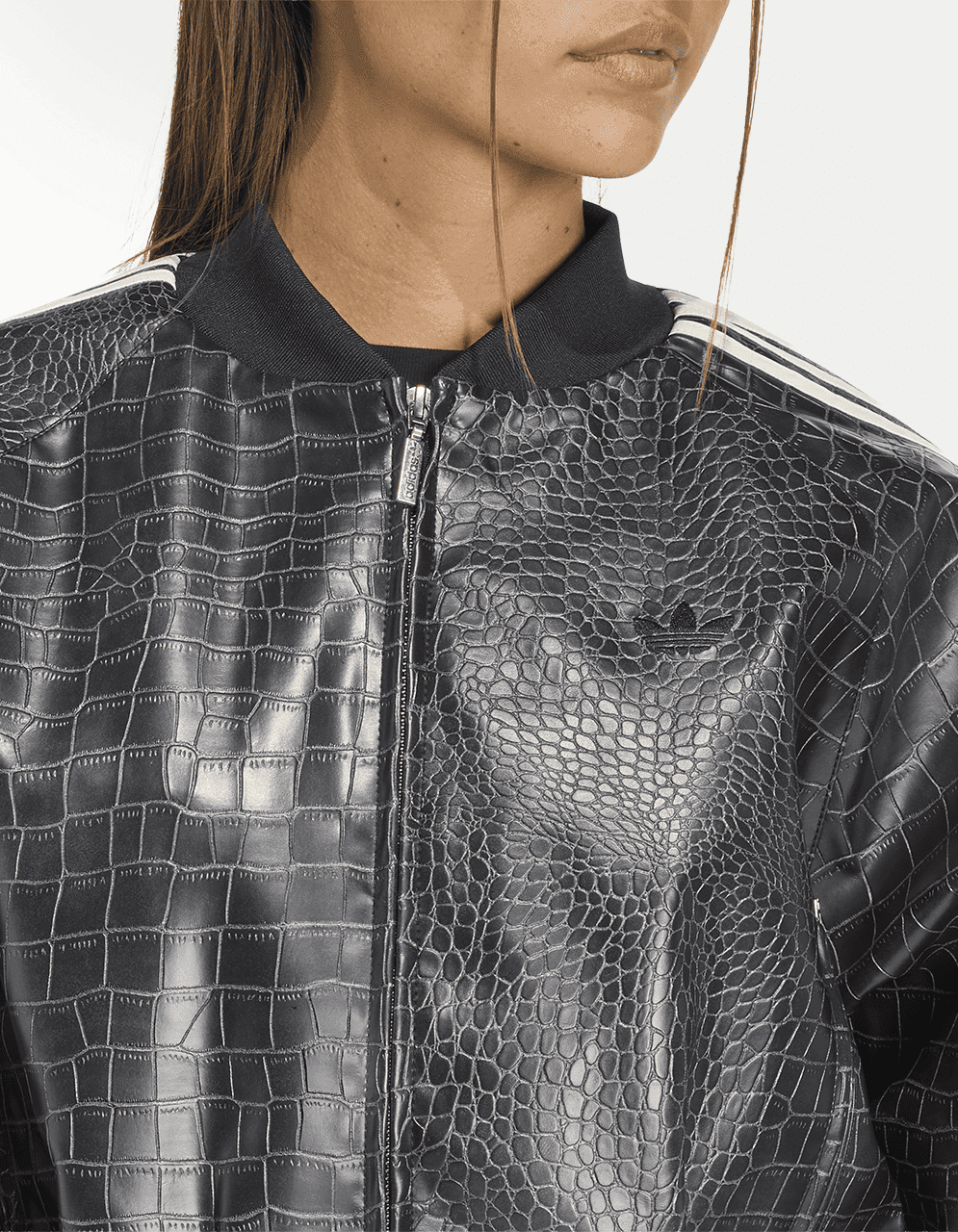 Chamarra Adidas SST Plthr Negro - Mujer — imagen 3
