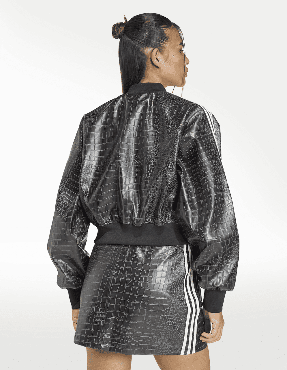 Chamarra Adidas SST Plthr Negro - Mujer — imagen 5