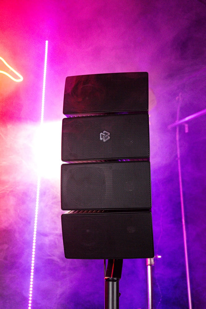 Sistema de Audio Lineal Profesional Xonorum Array 12 STF Potencia 1100W, Audiencia 150 personas — imagen 11